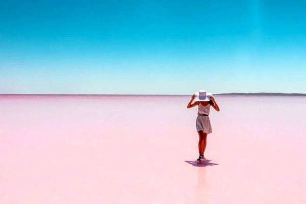 розовое озеро Туз в Турции
